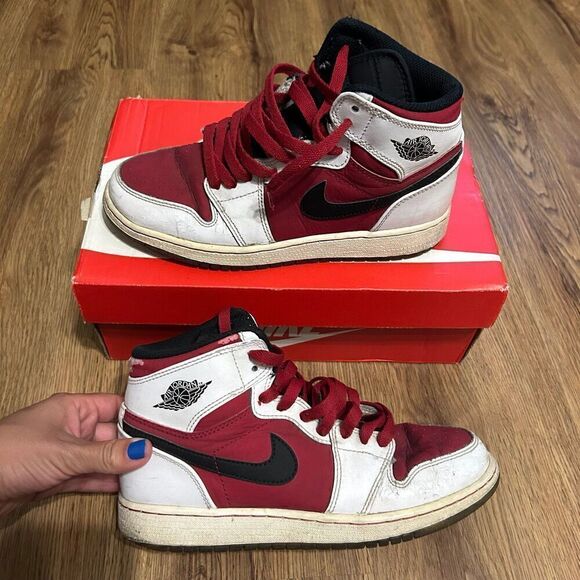 NIKE air jordan 1 retro carmine mid top shoes sneakers size 4.5Y - Picture 1 of 7
